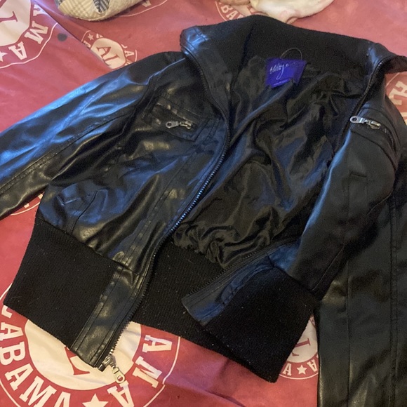 Miley Cyrus max azria looks new and only has been worn once - Picture 3 of 3